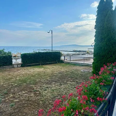 La Veranda Apartment, Complex Carpe Diem, Free Parking & Swimignpool Апартамент *