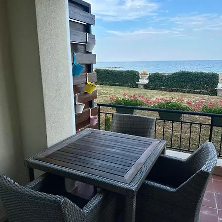 Апартамент La Veranda Apartment, Complex Carpe Diem, Free Parking & Swimignpool *