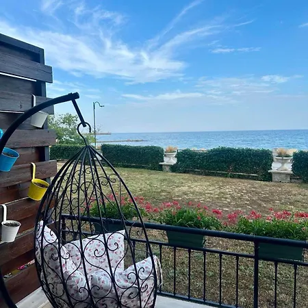 Апартамент La Veranda Apartment, Complex Carpe Diem, Free Parking & Swimignpool Балчик